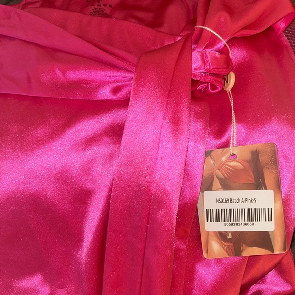 OH POLLY NIKORA Micro Mini Skirt in Pink satin - Picture 4 of 4